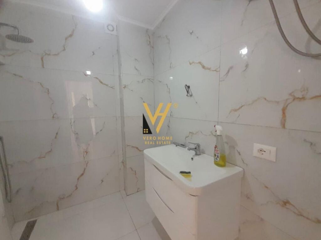 Shitet Apartament 1+1+ballkon te 21 Dhjetori 65 m2 4