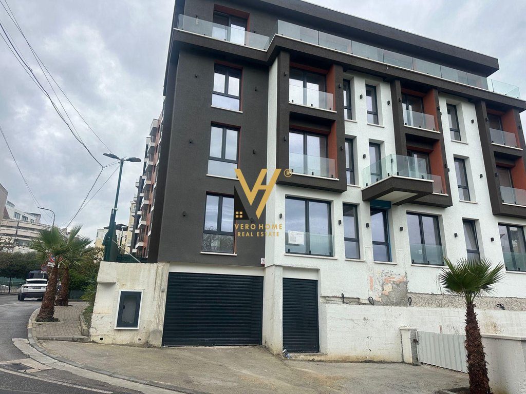 SHITET GODINE BIZNESI 1.100 M2 TE KODRA E DIELLIT 2.500.000 EURO 2