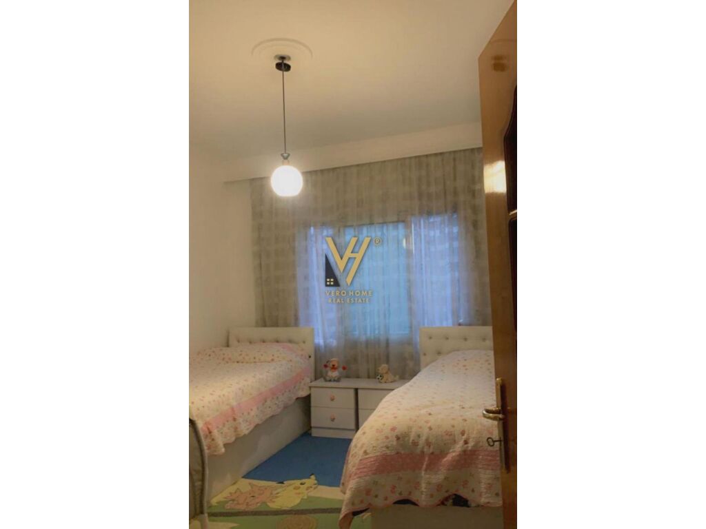 Jepet Apartament 2+1+2+post parkimi me qera te Blloku 125 m2 2