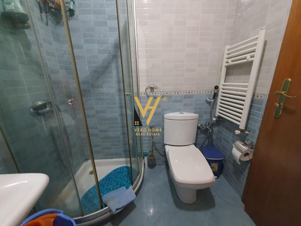 Jepet Apartament 2+1+ballkon me qera prane Stadiumit Air Albania 100 m2 2