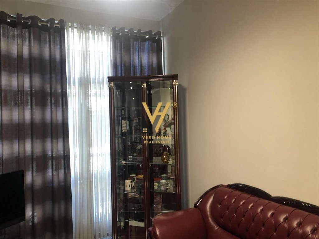 JEPET APARTAMENT 1+1+BLK ME QERA TE PAZARI I RI 700 EURO 3