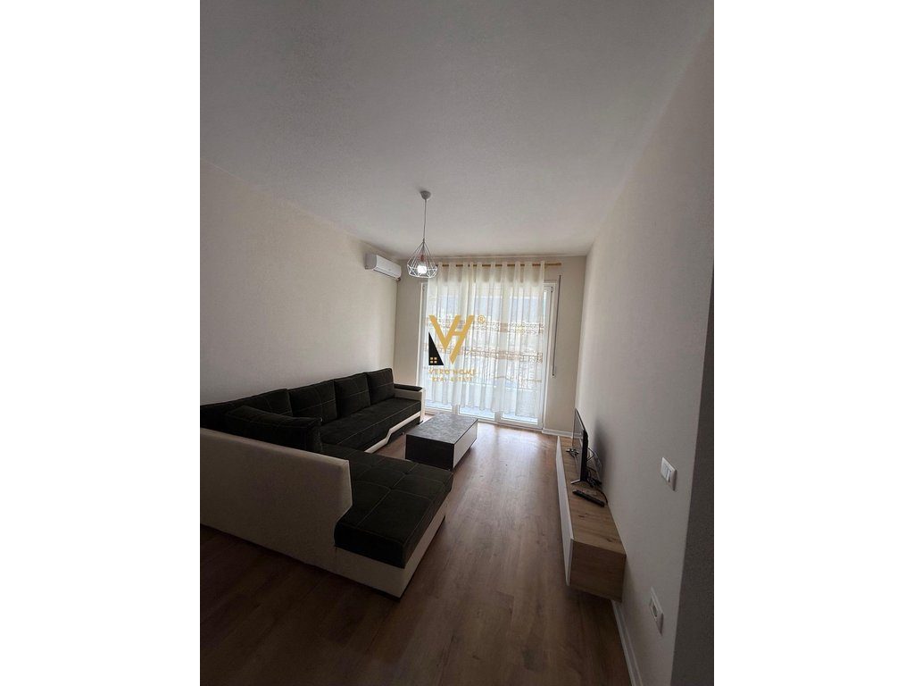 JEPET APARTAMENT 1+1+BLK ME QERA TE 5 MAJI 50.000 LEKE