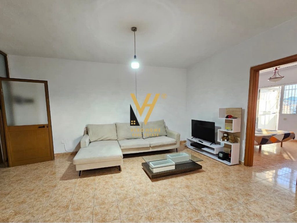 JEPET APARTAMENT 2+1+2BLK ME QERA TE RRUGA DRITAN HOXHA 55.000 LEKE