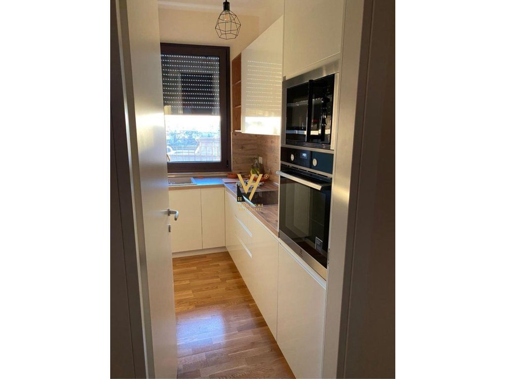 JEPET APARTAMENT 1+1+VERANDE ME QERA TE RRUGA E BARRIKADAVE 800 EURO 3