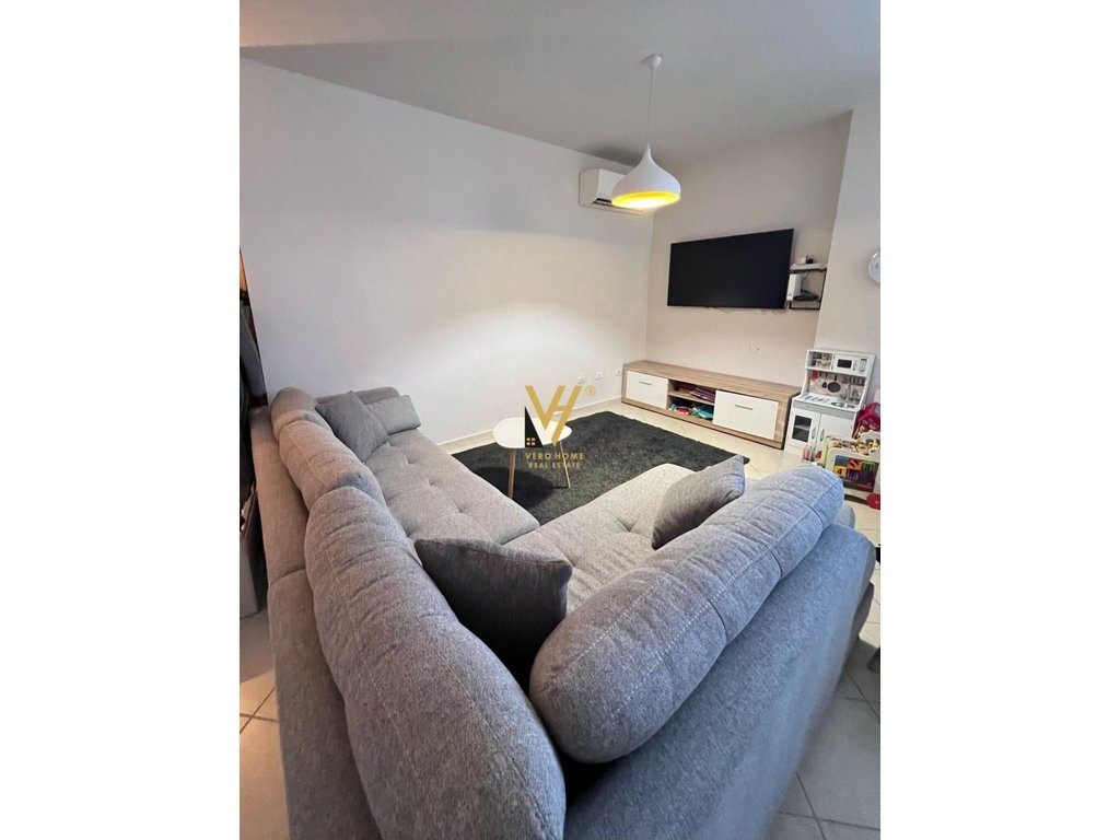 JEPET APARTAMENT 2+1+2+BLK ME QIRA TE RRUGA KOSOVAREVE 90.000 LEKE 2