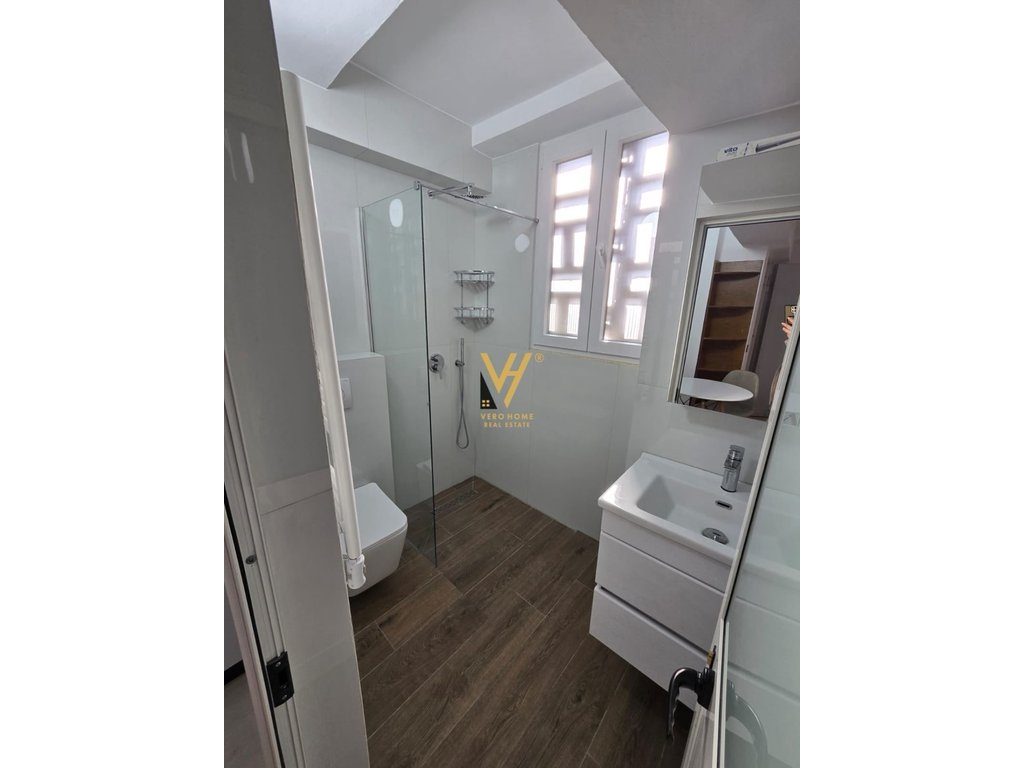 JEPET GARSONIERE 38 M2 ME QERA NE QENDER 55.000 LEKE 4