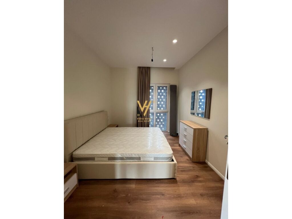 Jepet Apartament 1+1+ballkon me qera te Rruga 5 Maji 75 m2 2