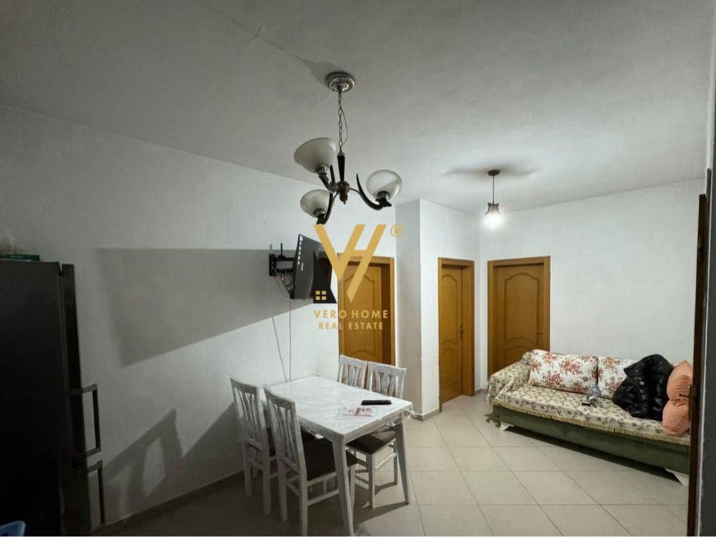 JEPET APARTAMENT 2+1+BLK ME QIRA TE RRUGA PETRELA 45.000 LEKE
