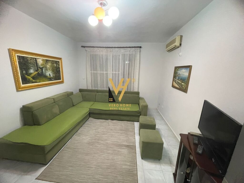 Jepet Apartament 2+1+ballkon me qera ne Vasil Shanto 110 m2 3