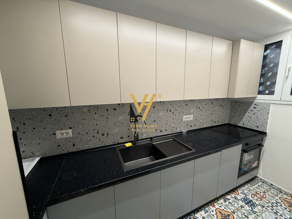 JEPET APARTAMENT 2+1+BLK ME QIRA TE RRUGA KAVAJES 85.000 LEKE 2