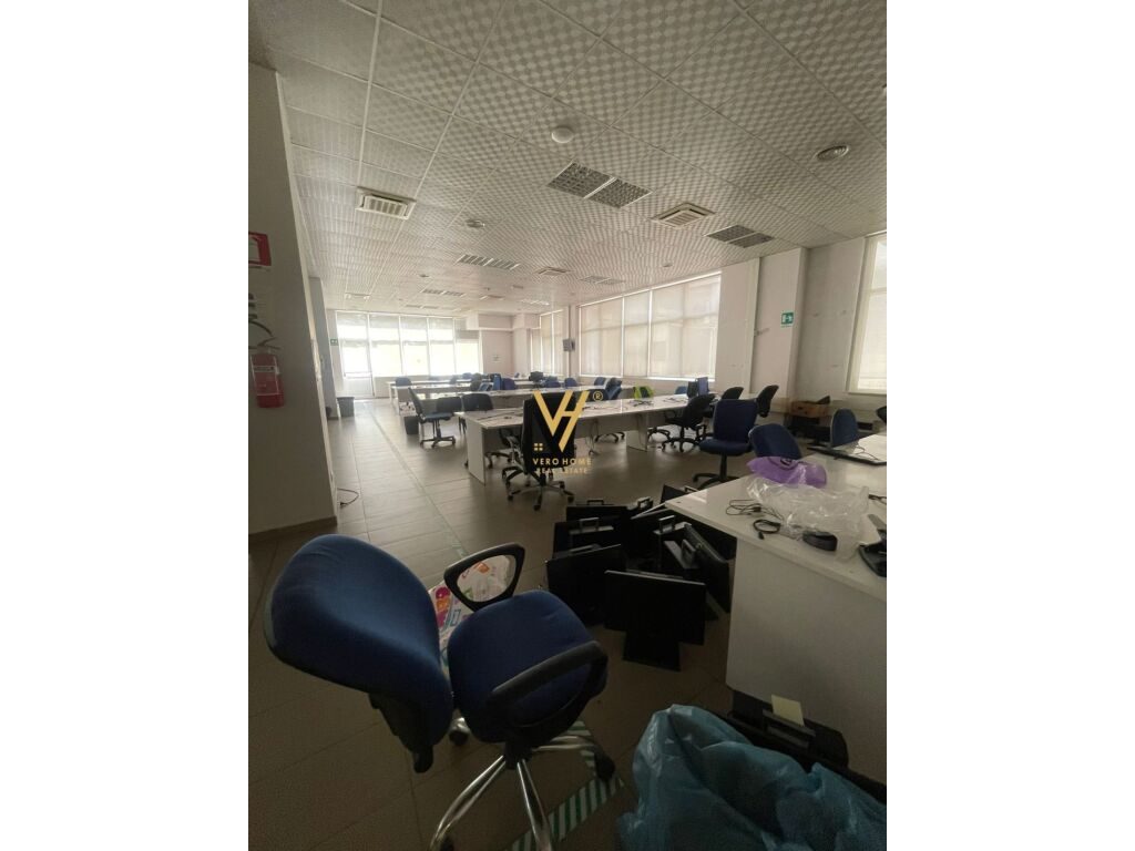 Jepet zyre me qera prane Kompleksit Delijorgji 900 m2 4