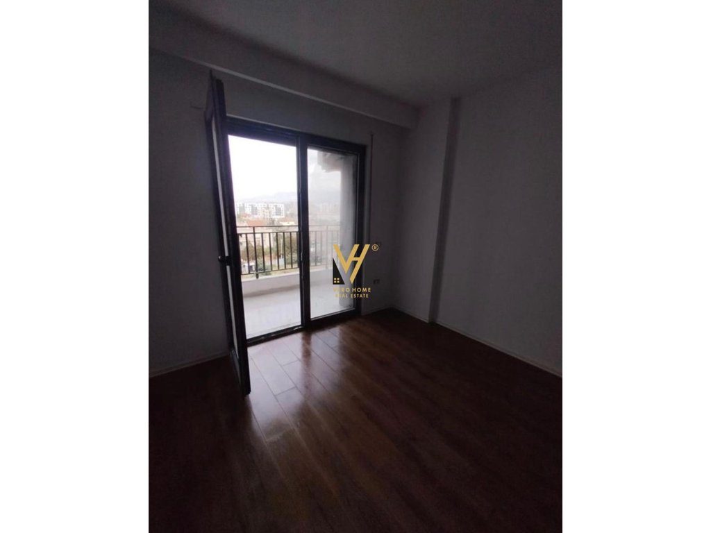 JEPET APARTAMENT 1+1 ME QIRA TE BULEVARDI I RI 500 EURO 4