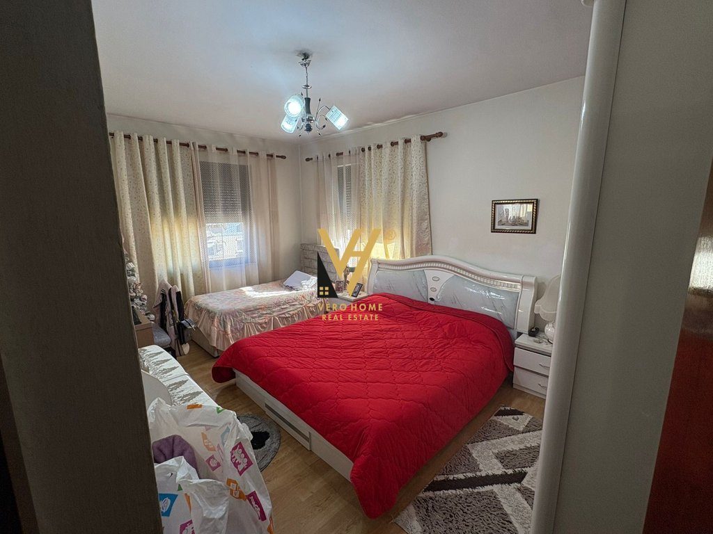 SHITET APARTAMENT 3+1 TE RRUGA BARDHYL 160.000 EURO 4
