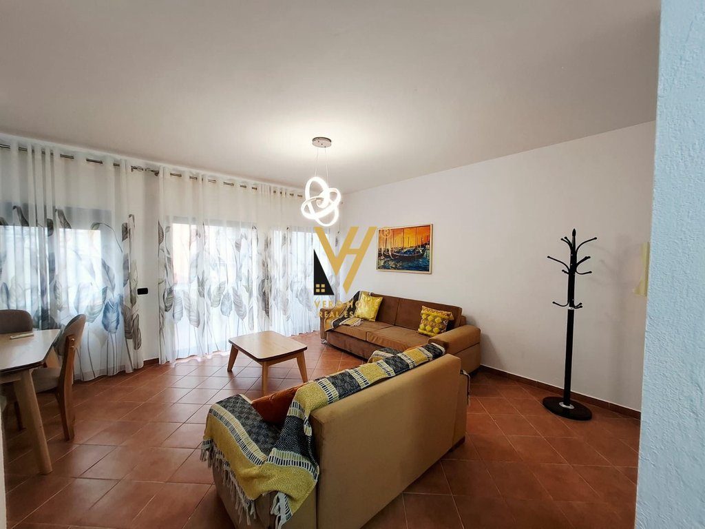 JEPET APARTAMENT 2+1+BLK ME QIRA TE RRUGA HIM KOLLI 60.000 LEKE