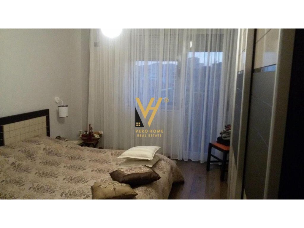 JEPET APARTAMENT 2+1+2+BLK ME QERA TE SELVIA 80.000 LEKE 3