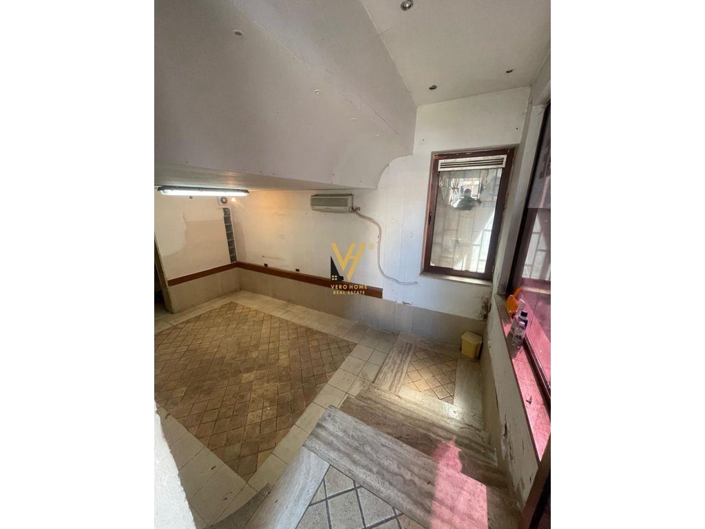 SHITET DYQAN DUPLEX 20 M2 TE RRUGA E DURRESIT 14.000.000 LEKE 2