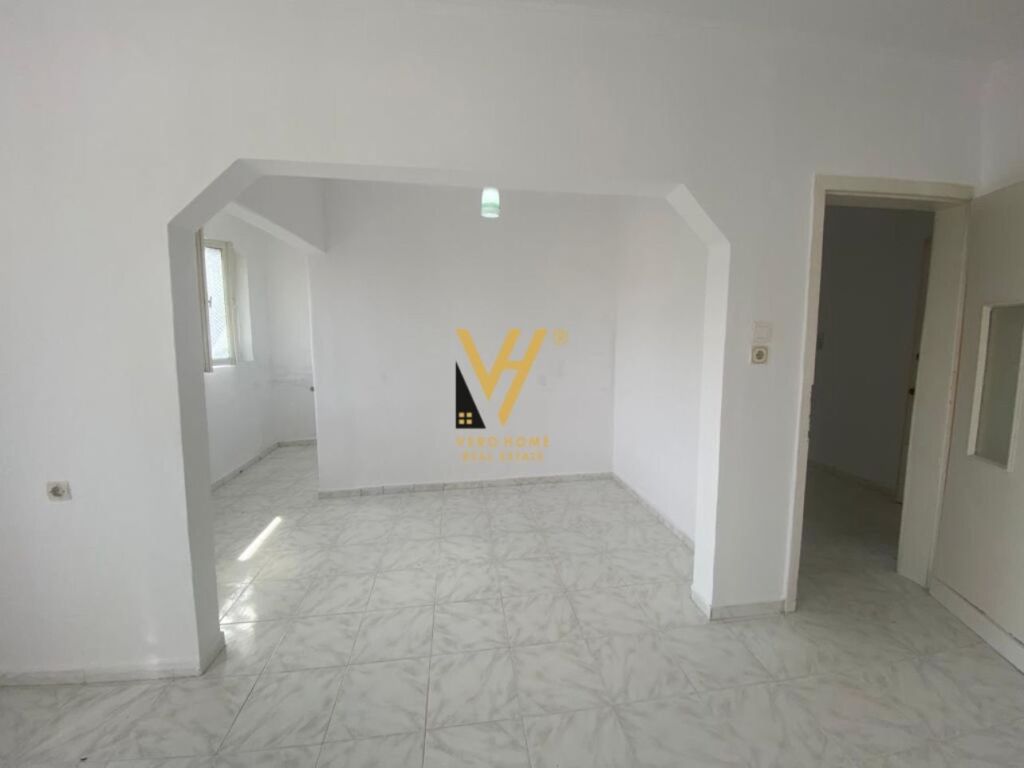 Shitet apartament 1+1 te Rruga Niko Avrami 54 m2 3