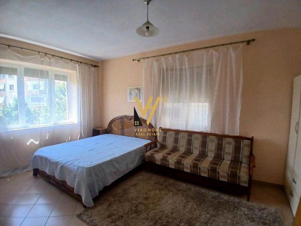 JEPET APARTAMENT 1+1+BLK ME QERA TEK BRRYLI 500 EURO 3