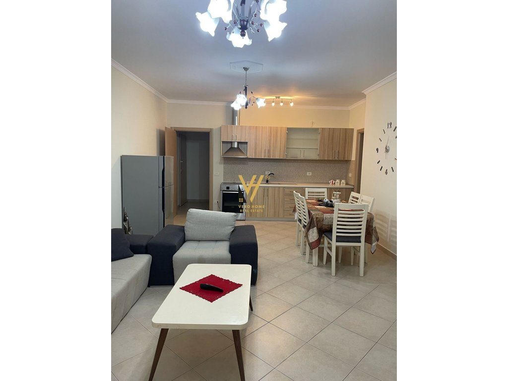 JEPET APARTAMENT 2+1+2BLK ME QERA TE TREGU ELEKTRIK 70.000 LEKE