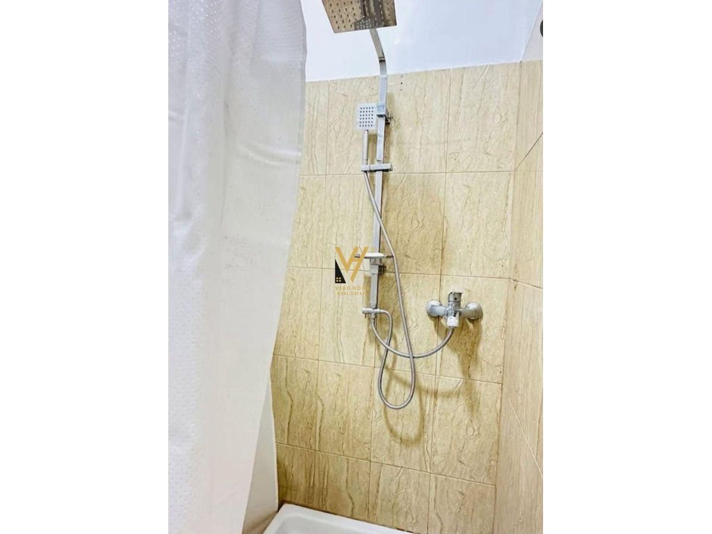 JEPET APARTAMENT 1+1+BLK ME QERA NE QENDER 65.000 LEKE 4