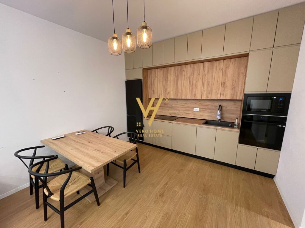 Jepet Apartament 2+1+2+ballkon me qera te Rezidenca Rose Garden , Teg 90 m2 2