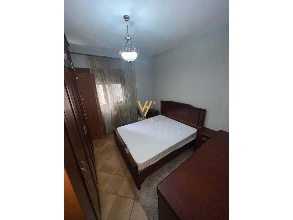 JEPET APARTAMENT 3+1+2 ME QERA TE KOMUNA E PARISIT 65.000 LEKE 3