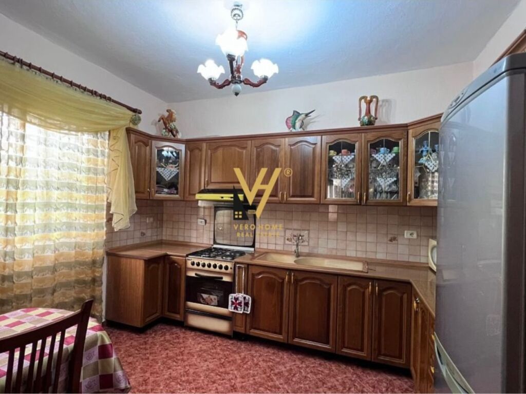 Jepet Apartament 2+1+ballkon me qera ne Laprake 120 m2 3