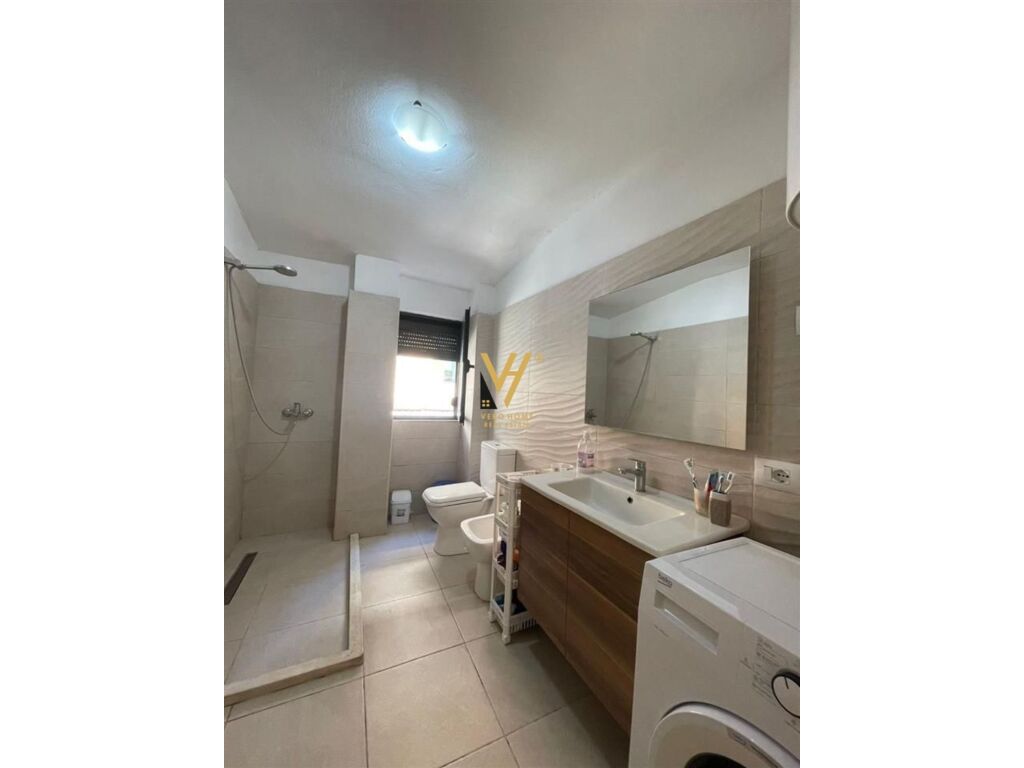 Jepet Apartament 2+1+ballkon me qera te Ish Blloku 112 m2 2