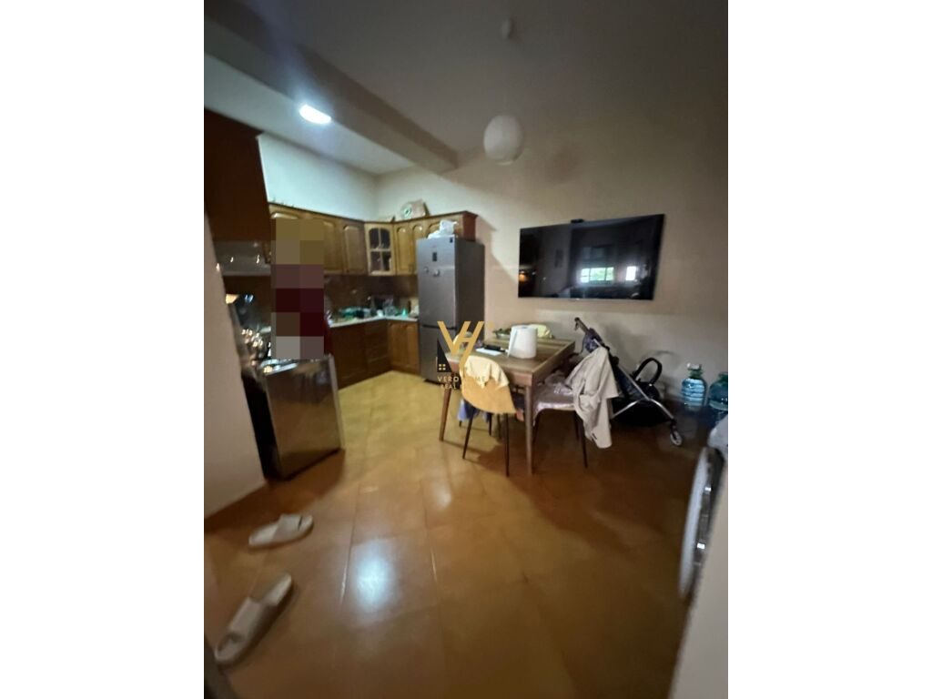Shitet Apartament 2+1+ballkon te Komuna e Parisit 84 m2 3