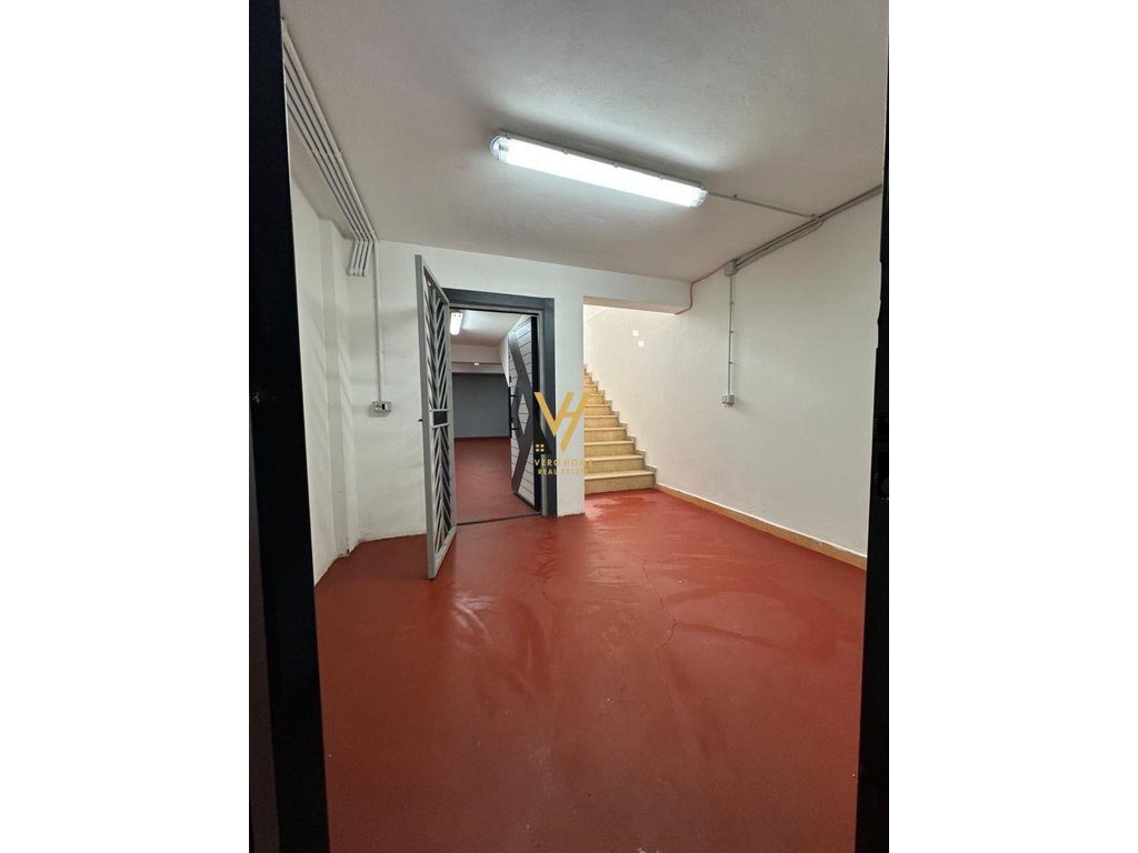 SHITET AMBJENT KOMERCIAL 386 M2 TE SHKOLLA E KUQE 350.000 EURO 3