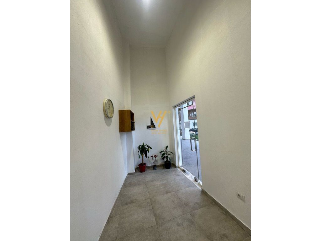 JEPET DYQAN 55 M2 ME QERA TE RRUGES SE BARRIKADAVE 850 EURO 2
