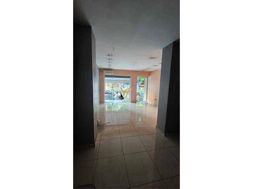 JEPET DYQAN 33 M2 ME QERA TE RRUGA BARDHYL 80.000 LEKE