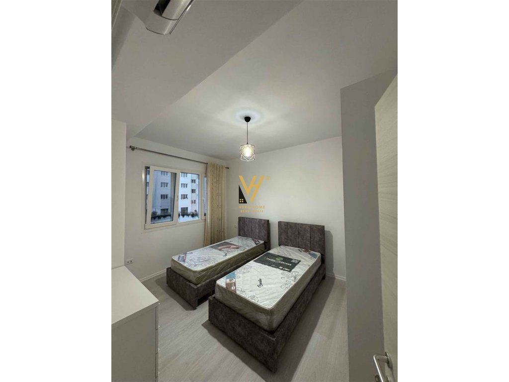 JEPET APARTAMENT 2+1+BLK ME QERA TE ISH FUSHA AVIACIONIT 750 EURO 4