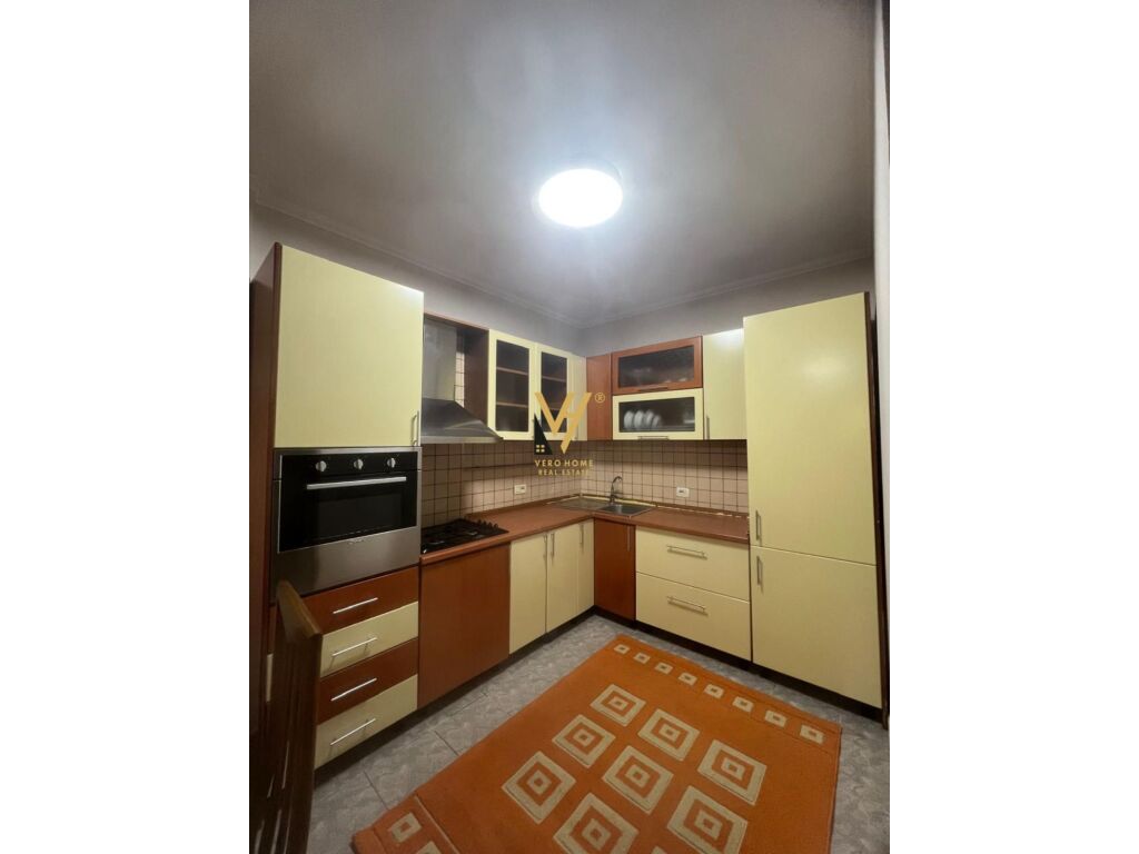 JEPET APARTAMENT 2+1+2BLK ME QERA TE KOMUNA E PARISIT 55.000 LEKE 2