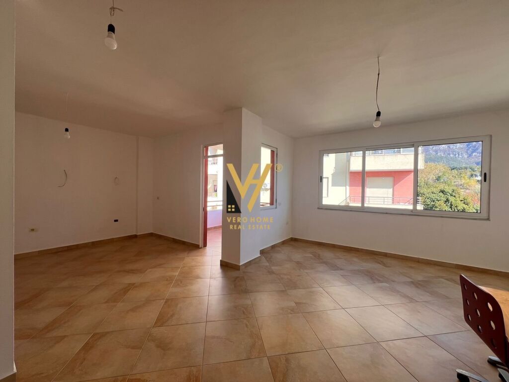 Shitet Apartament 2+1+2+ballkon ne Fresku 150 m2