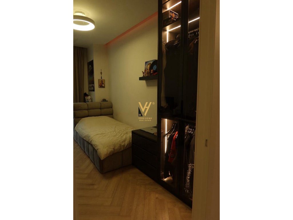 SHITET APARTAMENT 3+1+BLK TE RRUGA E KOSOVAREVE 700.000 EURO 4