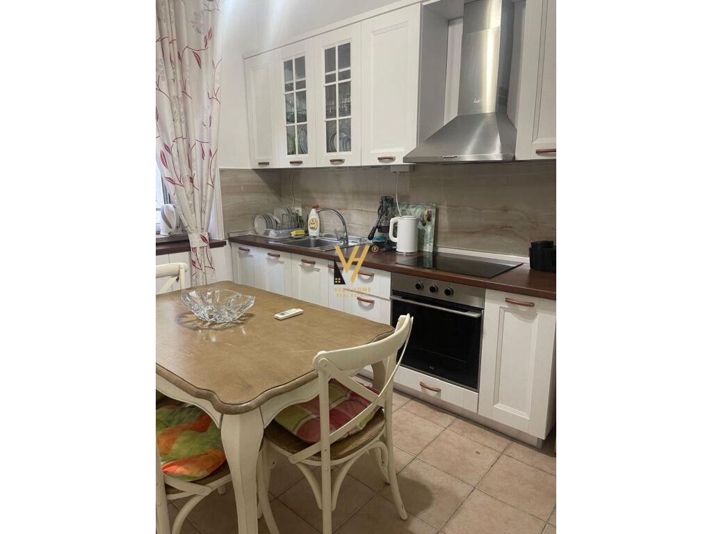 Jepet Apartament 2+1+ballkon me qera te Ujvara , Stadiumi Dinamo 80 m2 2
