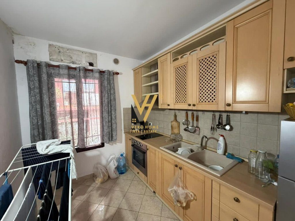 JEPET HYRJE 2+1 ME QIRA TE RRUGA E KAVAJES 60.000 LEKE 2