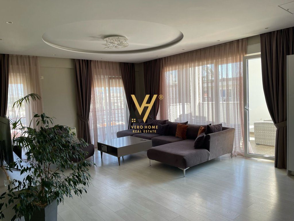 JEPET APARTAMENT 3+1+2+BLK ME QERA TE LIQENI I THATE 1.400 EURO