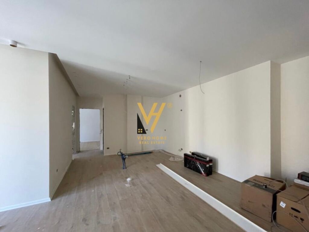 Shitet Apartament 2+1+2 te Rruga e Dibres 107 m2