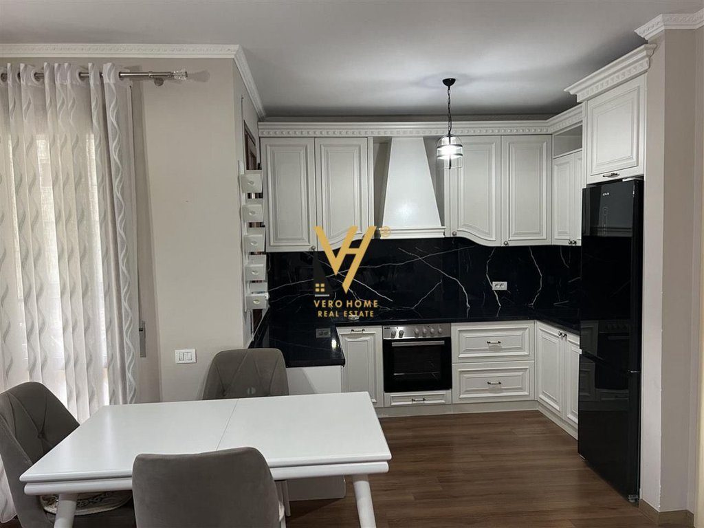 SHITET APARTAMENT 2+1+2+BLK TE KOPSHTI BOTANIK 280.000 EURO 2