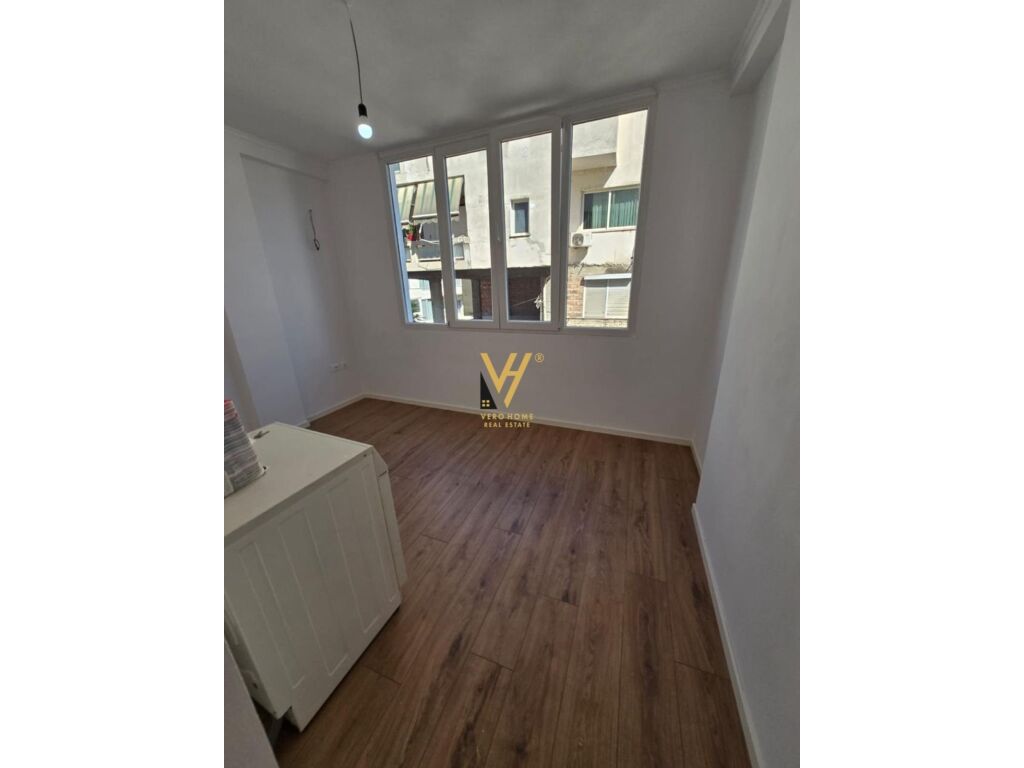 Shitet Apartament 2+1+ballkon te Rruga e Elbasanit 71 m2 3