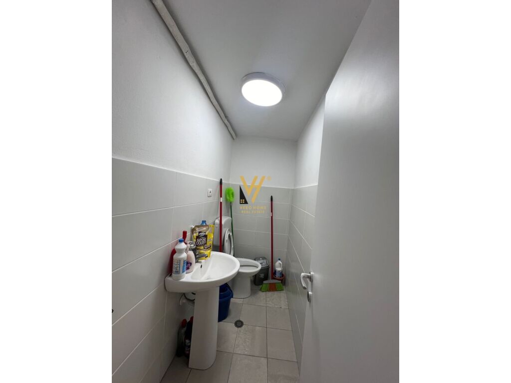 Jepet Zyre me qera te Bulevardi Zogu i Pare 50 m2 2