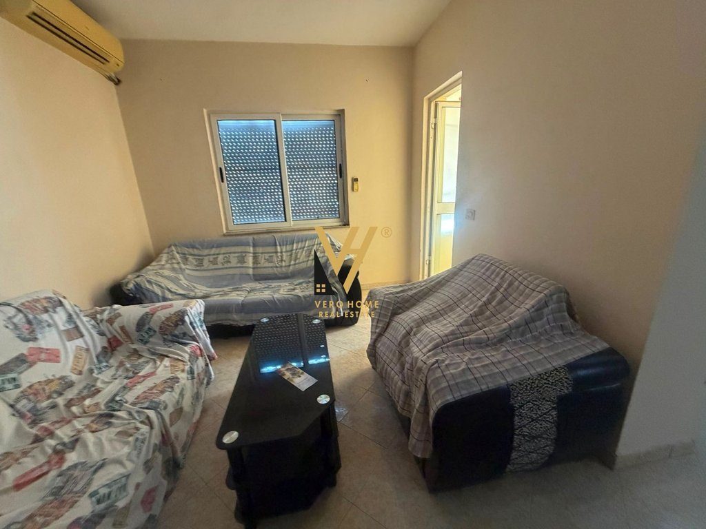 JEPET AMBIENT BIZNESI 136 M2 ME QERA TE 21 DHJETORI 700 EURO 4