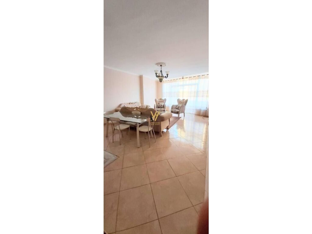 Shitet Apartament 2+1+ballkon te Rruga e Elbasanit 148 m2