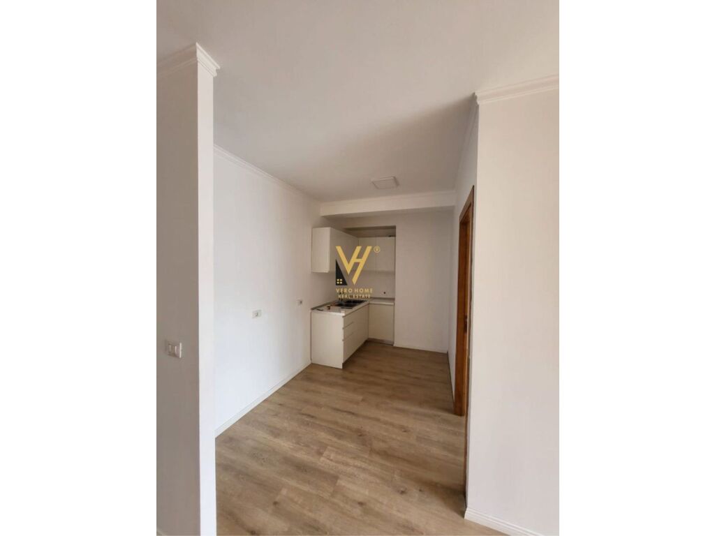 Jepet Zyre me qera te 21 Dhjetori 100 m2 4