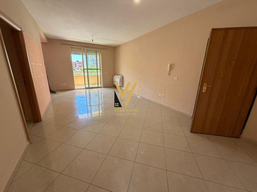 SHITET APARTAMENT 2+1+2+BLK TE KOMUNA E PARISIT 250.000 EURO