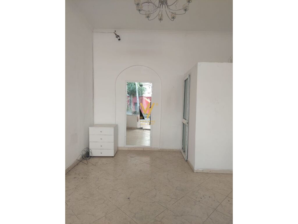 Jepet Dyqan me qera te Qyteti i Studenti 30 m2