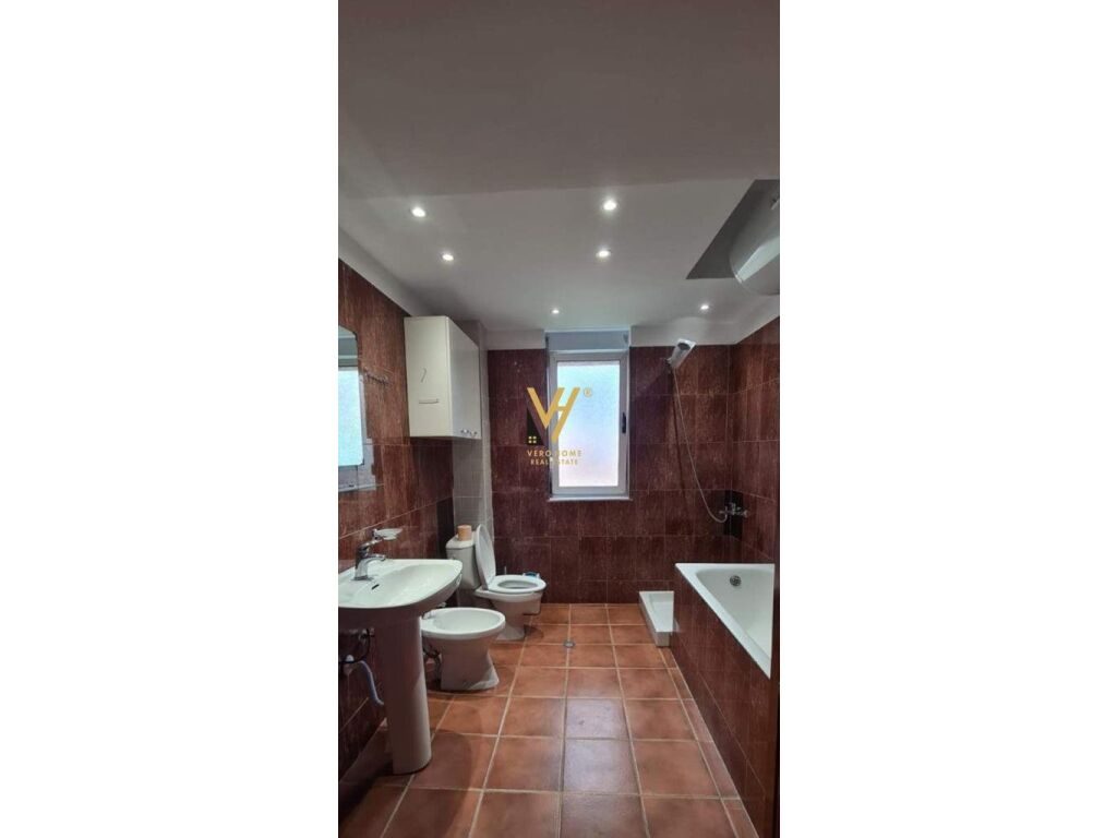 Jepet Apartament 2+1 me qera te Rruga Qemal Stafa 110 m2 4