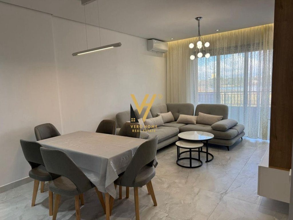 JEPET APARTAMENT 1+1 ME QIRA TE LIQENI I THATE 900 EURO
